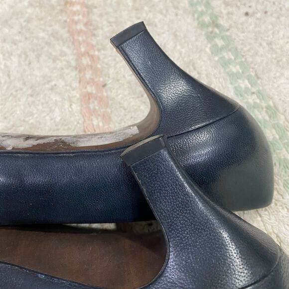 Easy Spirit Leather Heels Bundle Size 7 AAA Navy, Beige and White Low Heel Pumps - Picture 14 of 16